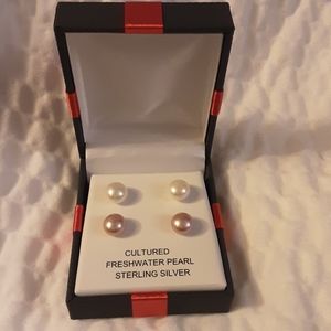 Cultured Freshwater Pearl stud earrings